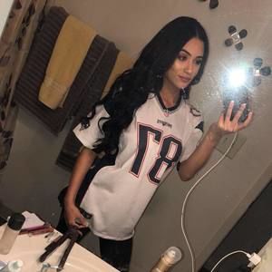 Meet your Posher, Elise